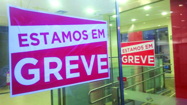 Compensação de depósitos está mais lenta e o limite de saque nos caixas eletrônicos foi reduzido em alguns bancos