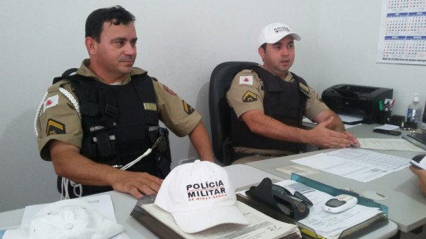 Policiais rodoviários notaram movimentação estranha do ônibus e conseguiram socorrer vítimas de disparos feitos pelos assaltantes