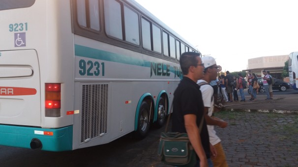 Mais de 700 alunos utilizam o transporte universitário no trajeto Araguari-Uberlândia