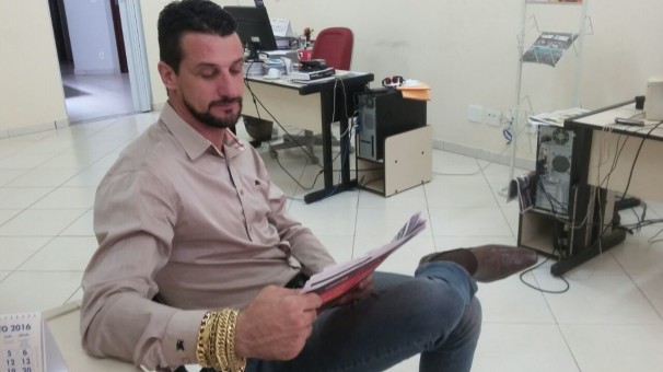 Com forte atuação, Cláudio Coelho garante a reeleição e segue como um dos fortes candidatos à presidência da Câmara