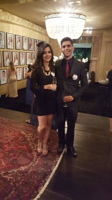 Nesta semana o que veio com tudo foi a Revista Evidência, mas a comemoração desta terça-feira, dia 5, foi do seu diagramador Chandler da Silva Borges. O guri completou mais um aniversário e merece ser lembrado na Acesso Restrito não só por ser colaborador, mas também por ser meu primo. Parabéns pelo trabalho realizado na revista e por mais um aniversário. Na foto está com ele a companheira Amanda Guedes. #CompensaDemais