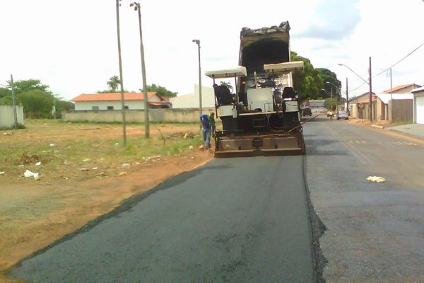 Obras fazem parte do programa 100% Asfalto