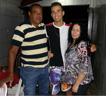 Sansão Lopes aniversariou dia 17. Na foto, com o filho Adriano e a esposa Maria Lúcia Narciso 