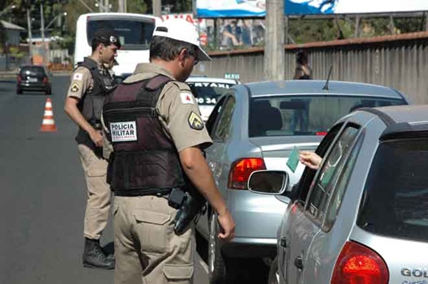 Rodar sem o documento do veículo não necessariamente renderá multa ao proprietário