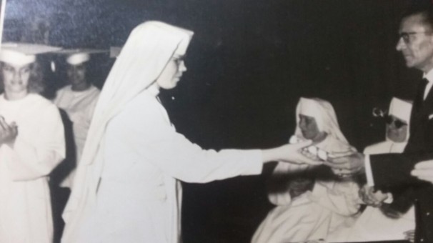 Irmã Gonny dedicou a vida ao cuidado com o próximo atrás da enfermagem