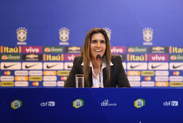 Emily Lima, a primeira mulher no comando da seleção brasileira *CBF