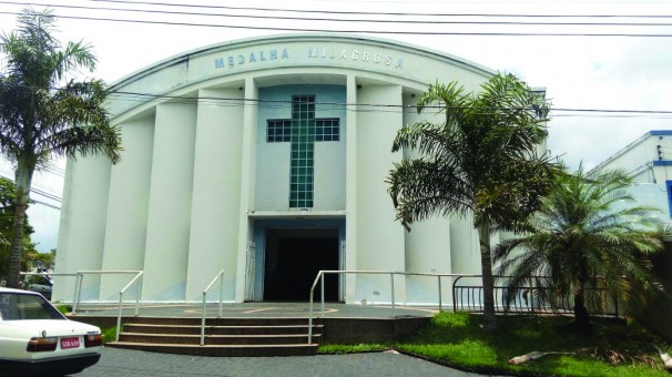 A festa em louvor à Medalha Milagrosa e Nossa Senhora das Graças acontecerá no domingo, 27