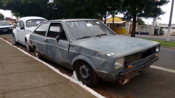 Os veículos deixados nas ruas do município tem sido alvo de reclamações de moradores