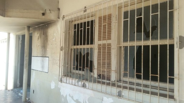 Estrutura do imóvel foi danificada devido ao abandono do local