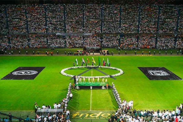 De Medellín, um grito pela humanidade *AFP/Luís Acosta  