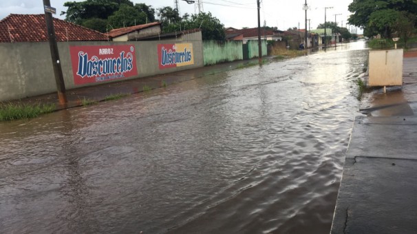 Chuva forte ocorrida nessa terça-feira causou alagamentos