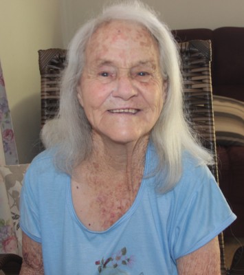 Iris Vieira dos Santos celebra, com alegria, seus 87 anos exatamente hoje. Recebe os cumprimentos dos filhos Romildo, Roberto, Cleuza, Rosildo, Valdir Cueca, Marcos, Silvana, Cleide, do Carmo e Cacildo, netos e bisnetos 