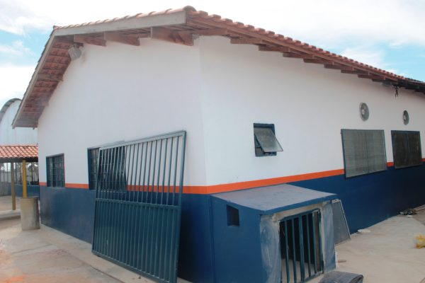 Novas salas e muro construídos no Centro Educacional Municipal Maria de Fátima Oliveira Morais
