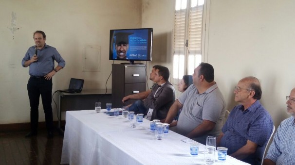 Expectativa inicial é que a construção seja entregue em oito meses