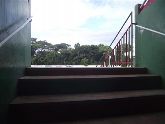 Da entrada do campo do estádio Sebastião César, um pouco sobre mitos e incertezas 