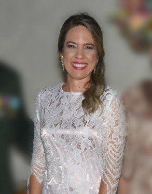 Cristiane Lemos Lobo - esposa do tenente coronel Fábio Lincoln Lemos Lobo é a nova primeira-dama do 2º Batalhão Ferroviário. Jovem e bastante elegante, Cristiane é mãe de Giovanna Mendonça Lobo. Créditos: Tony Lima