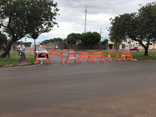 cruzamento da avenida Coronel Belchior de Godoy com as ruas Luiz Schinoor e 19 de outubro 