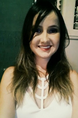 “Não há como negar que existem outras prioridades para serem cumpridas na cidade, mas e o pessoal que ensaia o ano todo para desfilar no Carnaval? Além disso, quando há shows em Araguari milhares de pessoas saem de diversas cidades para curtir o nosso Carnaval. Com isso, é possível não ter prejuízos graças à arrecadação com o turismo. Se houvesse planejamento conseguiríamos lucrar com a festa popular, e com isso, investir o dinheiro em outras áreas, como a saúde.” Diannyne Morais, esteticista. 