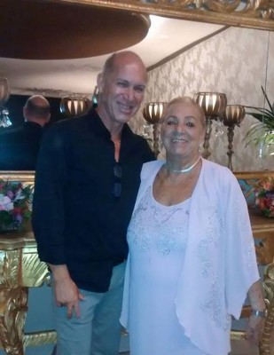 E a última terça-feira, 7, foi dia de festa para o badalado araguarino Luiz Cláudio Costa, que ao lado da mãe Maria de Fátima recebeu inúmeros convidados para celebrar a troca de idade.