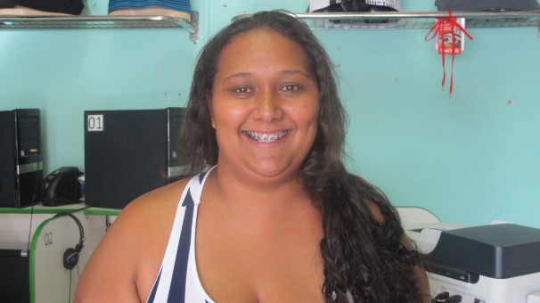 “Moro no Portal dos Ipês e preciso do coletivo para trabalhar. Com a greve venho de mototaxi o que acaba afetando no orçamento porque eles cobram em torno de oito reais a corrida. Precisa haver fiscalização destes transportes para evitar abusos”. Fabíola Cristina da Silva, secretária.