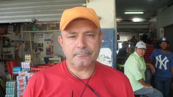 “Essas paralisações recorrentes prejudicam muito o comércio do Mercado Municipal e de todo o centro da cidade. Além disso, o transporte é fundamental e afeta não só Araguari, mas também os distritos, como Amanhece e Piracaíba.” Luiz Ronan Narciso, síndico do Mercado Municipal.