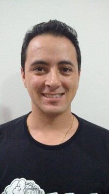 “Por mim há mais coisas importantes a se preocupar no momento e Araguari nunca foi tradicional no Carnaval. O dinheiro gasto deve ser investido em algo mais urgentes”. Marcello Póvoa , Analista de Sistemas.  