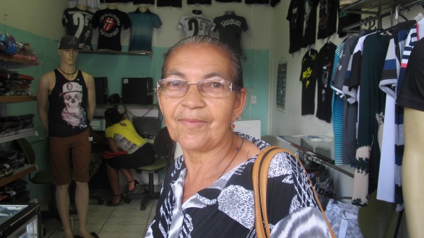 “Moro no bairro Fátima e sem o coletivo preciso me virar para cumprir meus compromissos. Acabo vindo a pé, pois não tenho outra opção”. Marizete Pereira, aposentada.