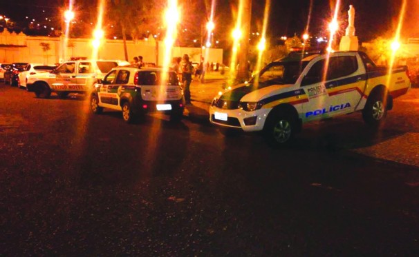 Equipes trabalharam em conjunto no fim de semana