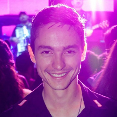 “O Carnaval de Araguari jamais foi histórico ou apreciado pelas pessoas, a galera sempre vai pra fora.” Thiago Santos, Técnico de informática.