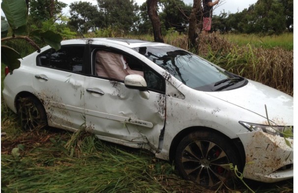 Honda/Civic saiu da pista na manhã desta quarta-feira, na MG-223