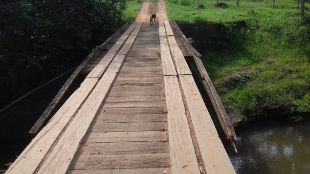 Comunidades denunciam transtornos causados por estrutura precária de uma ponte na zona rural do município