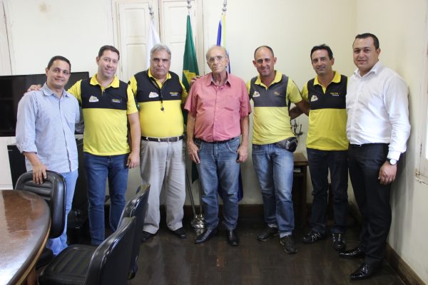 A diretoria do motoclube se reuniu com o prefeito Marcos Coelho para firmar parcerias