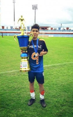 Igor Barros aniversariante do dia 6. Filho de Adriano Narciso e Katia Barros