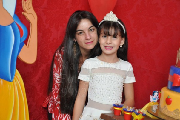 Leila Prado Peixoto Silva, aniversariante de hoje com a filha Maria Clara Peixoto Silva