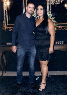 Marcio José da Cunha, aniversariante do dia 22, com a esposa Fabiana H. F. Soares da Cunha- 