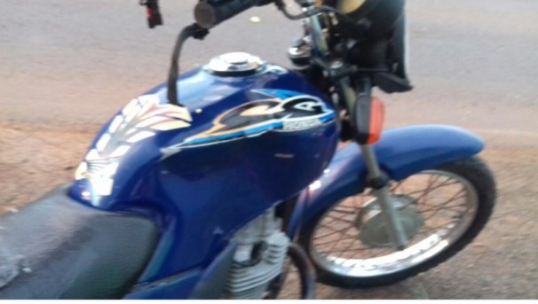 Motocicleta também sofreu vários danos no acidente