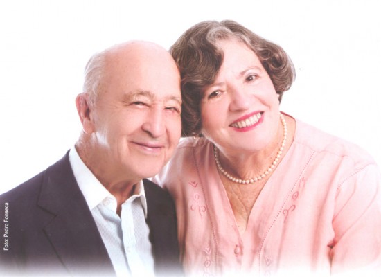 Onofre de Castro Ferreira e esposa Maria José de Castro Ferreira que completará amanhã dia 19 seus 77 anos. 