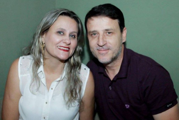 Patrícia R. R. Marques aniversariante de hoje ao lado do marido Márcio Marques