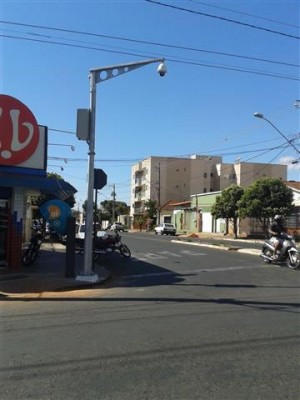 Câmeras estão localizadas em vários pontos da cidade