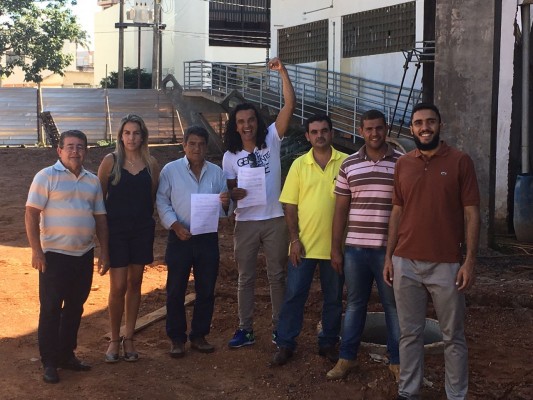 Vereador Warley Maravilha comemora recurso conquistado junto ao deputado Weliton Prado 