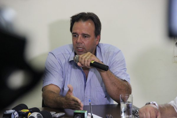 Governo divulgou acordo com empresa responsável pelo serviço durante coletiva de imprensa nesta sexta-feira