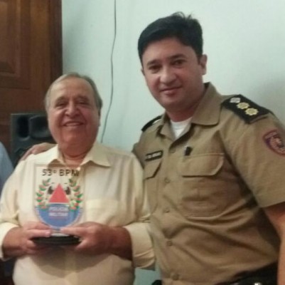 Durante o evento, foram prestadas homenagens à militares e autoridades locais