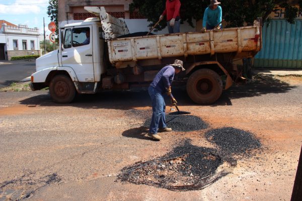 Prefeitura retoma operação tapa-buracos