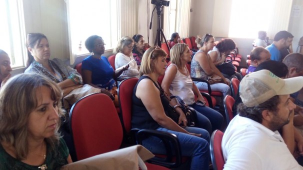 Representantes das profissionais do ensino básico estiveram presentes durante a sessão