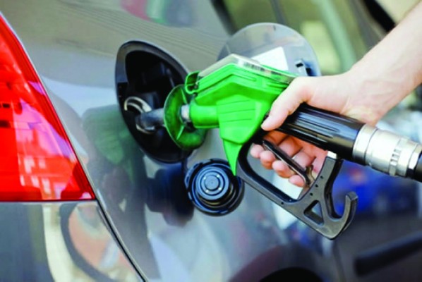 Menor valor encontrado de gasolina foi de R$ 3,69 e o maior de R$ 3,89