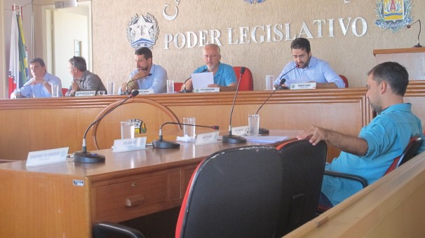 Vereadores se reuniram nesta sexta-feira