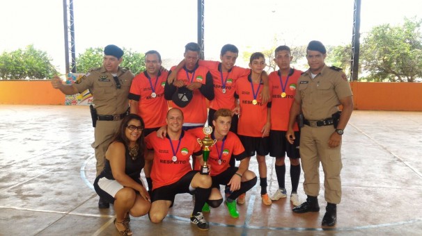 Durante o projeto são formados quatro times, compostos por alunos e dois militares