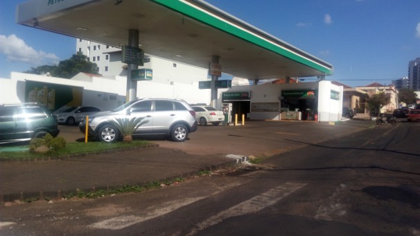 Menor preço registrado da gasolina foi de R$ 2,88 e o maior de R$ 3,29