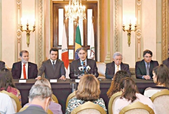 Governador Fernando Pimentel também anunciou desconto na multa de valores em atraso