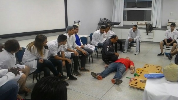 Corpo de Bombeiros oferece curso de primeiros socorros para universitários 